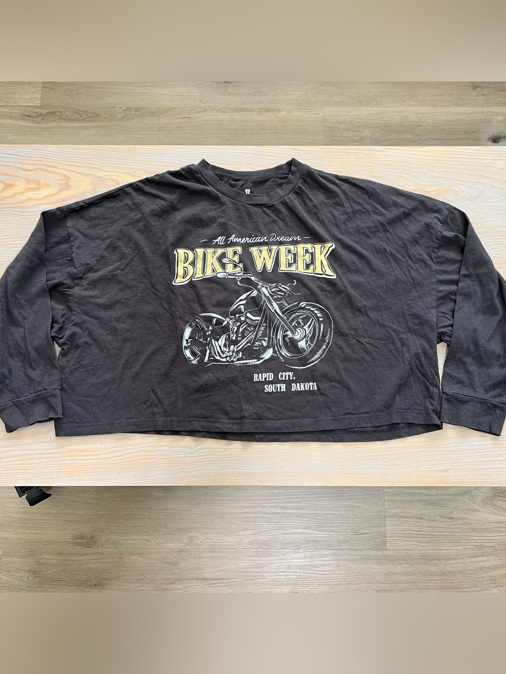 Long sleeve black cropped graphic bike week t shirt size medium